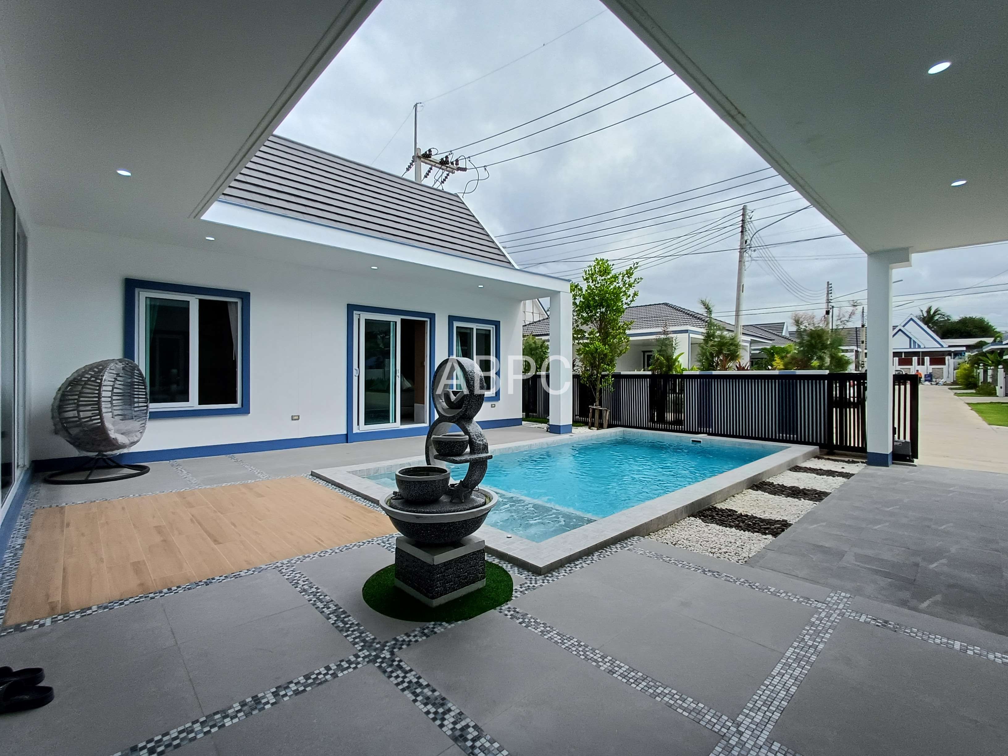 Brand New Pool Villa 5 bedrooms 5 bathrooms in Mabprachan-Pong for Sale photo 3