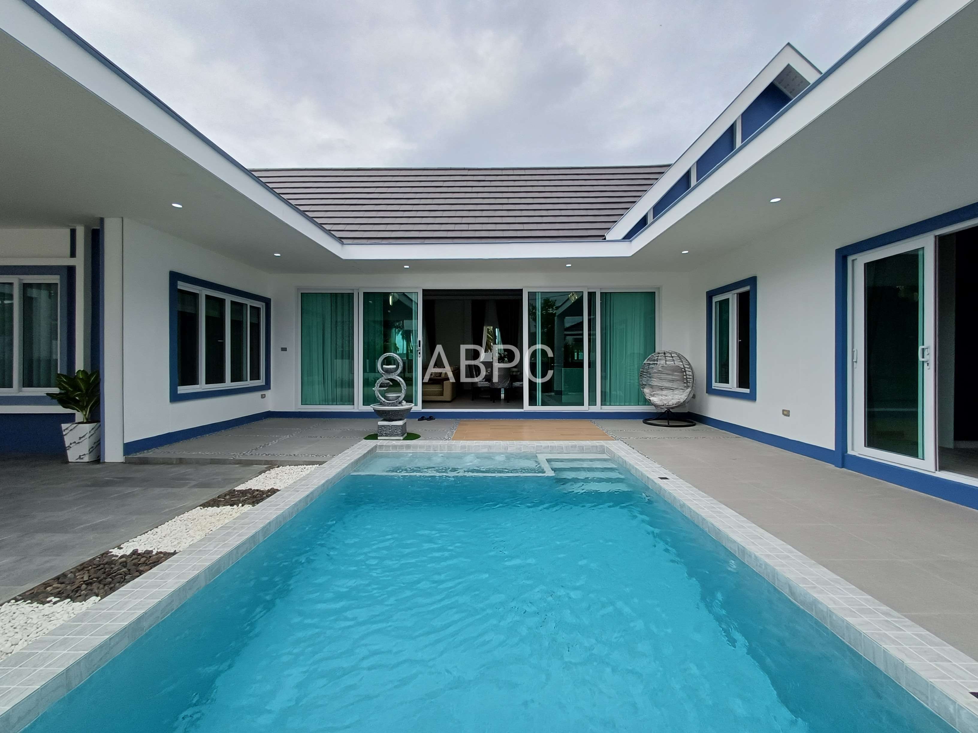Brand New Pool Villa 5 bedrooms 5 bathrooms in Mabprachan-Pong for Sale photo 2