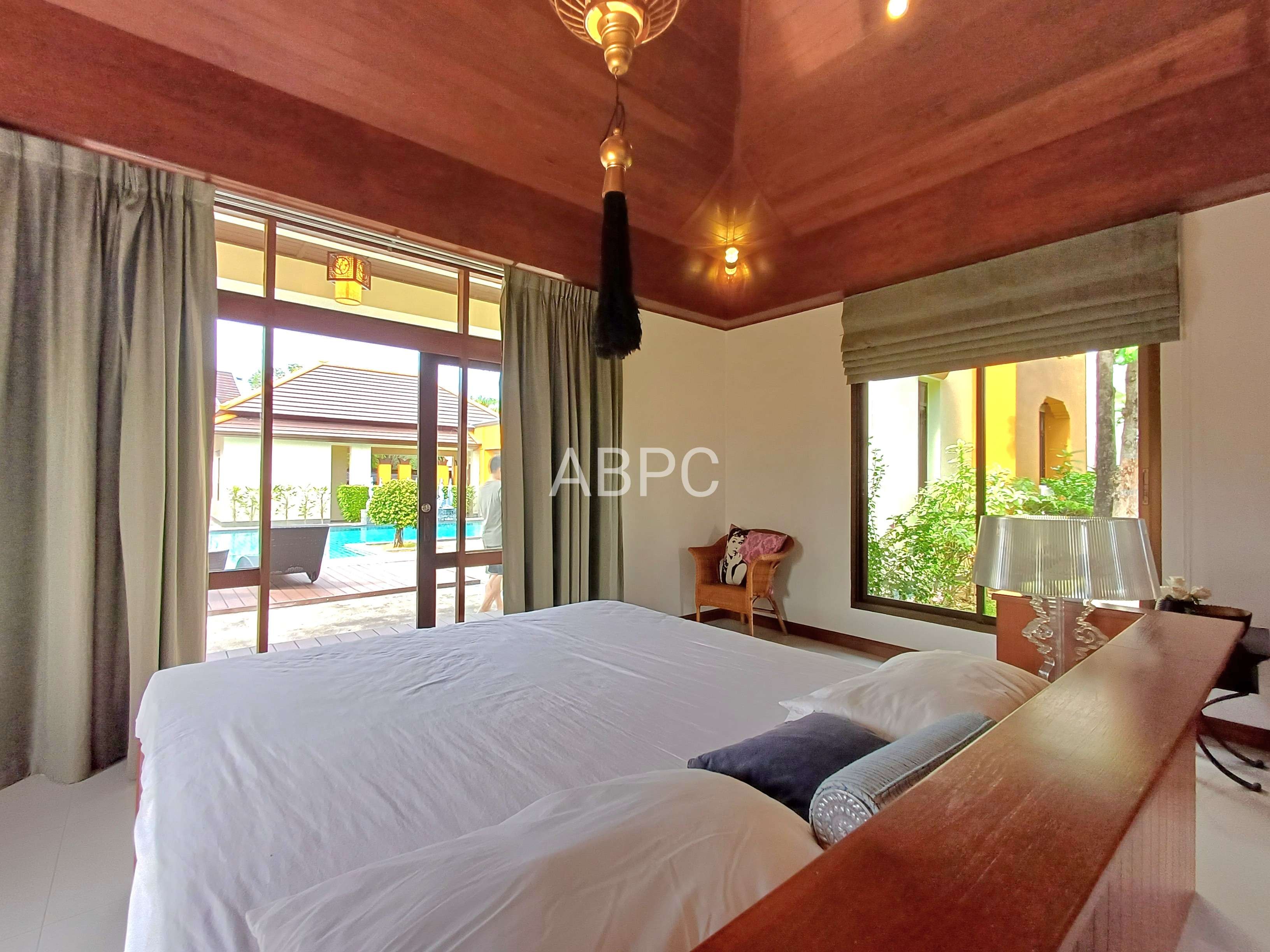 Stunning Luxury Pool Villa 5 bedrooms 5 bathrooms in East Pattaya for Sale/Rent photo 11
