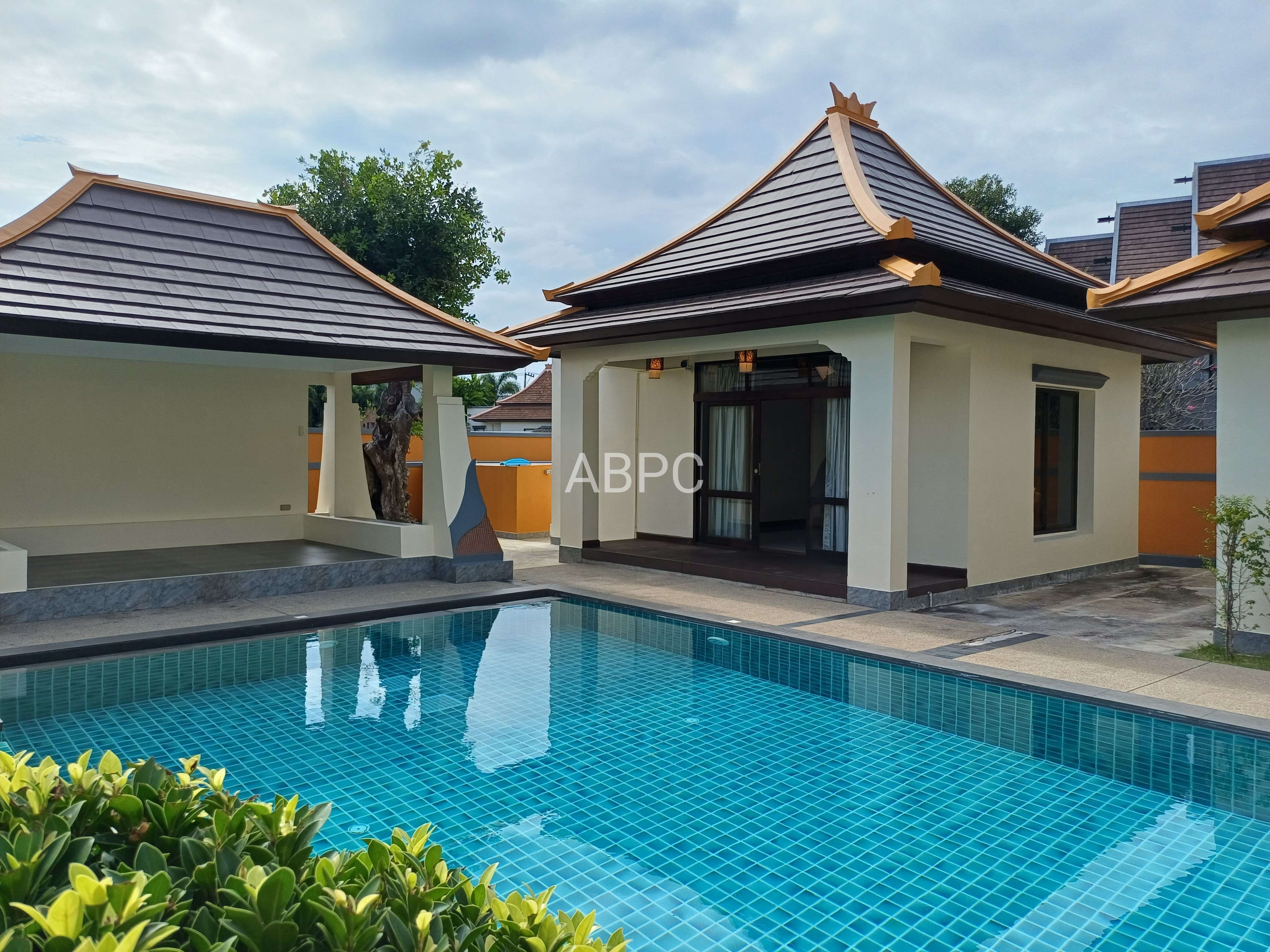 Stunning Luxury Pool Villa 5 bedrooms 5 bathrooms in East Pattaya for Sale/Rent photo 15