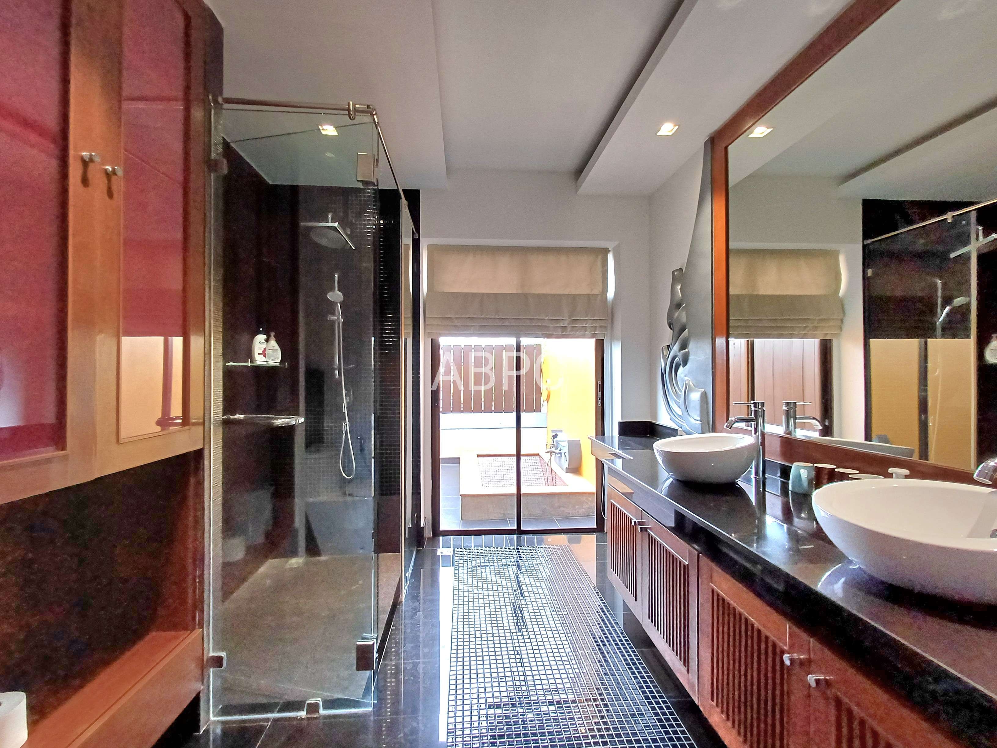 Stunning Luxury Pool Villa 5 bedrooms 5 bathrooms in East Pattaya for Sale/Rent photo 5