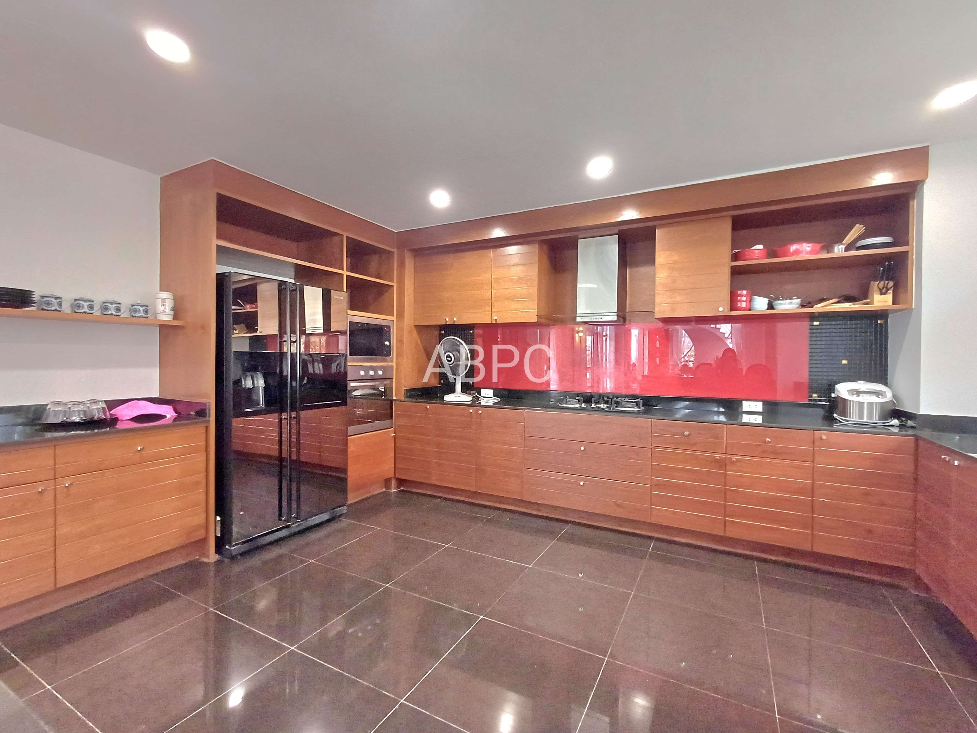 Stunning Luxury Pool Villa 5 bedrooms 5 bathrooms in East Pattaya for Sale/Rent photo 4