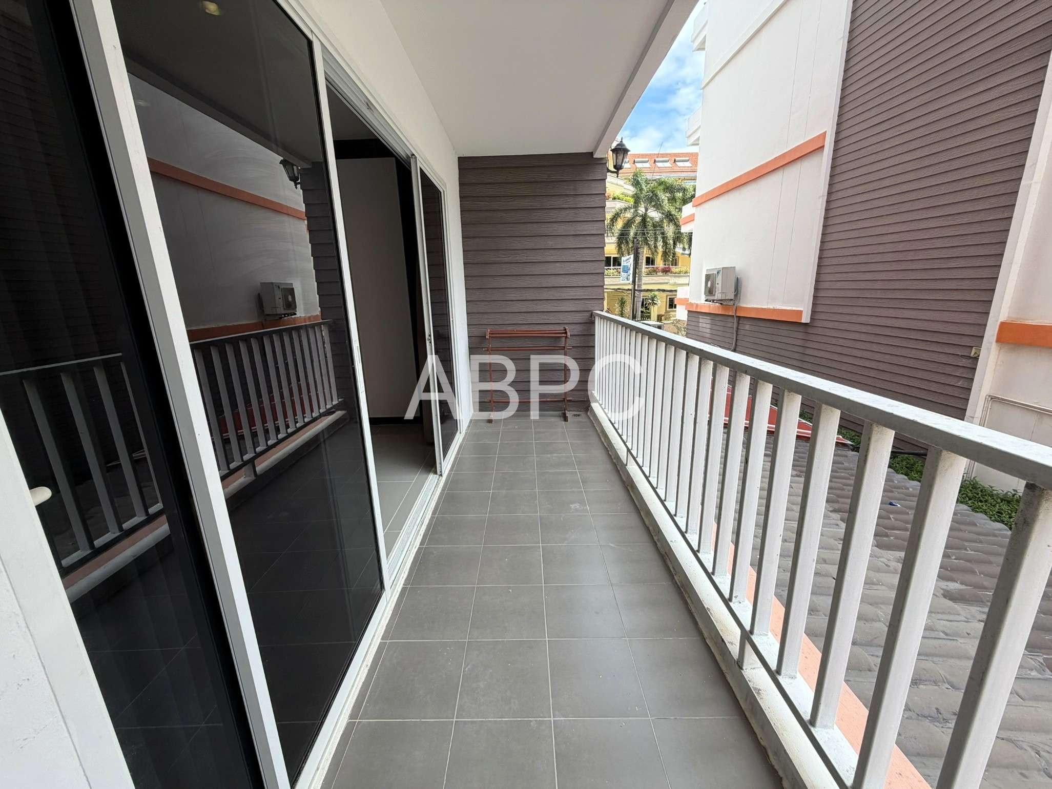 Studio Condo For Sale and Rent In Prahtamnak photo 12