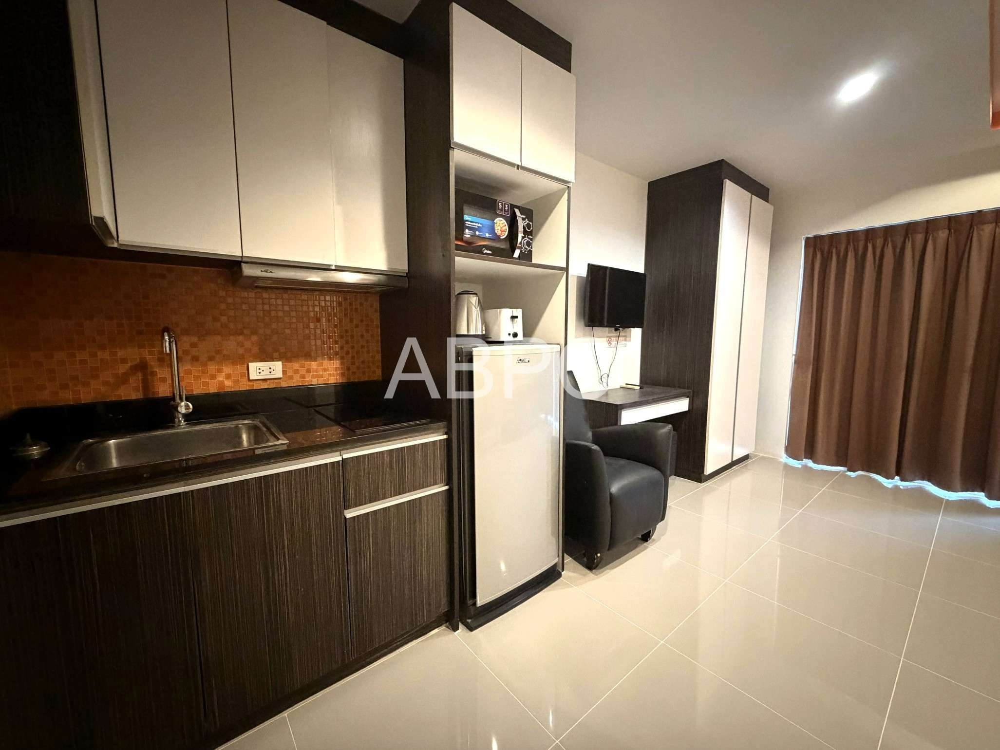 Studio Condo For Sale and Rent In Prahtamnak photo 9