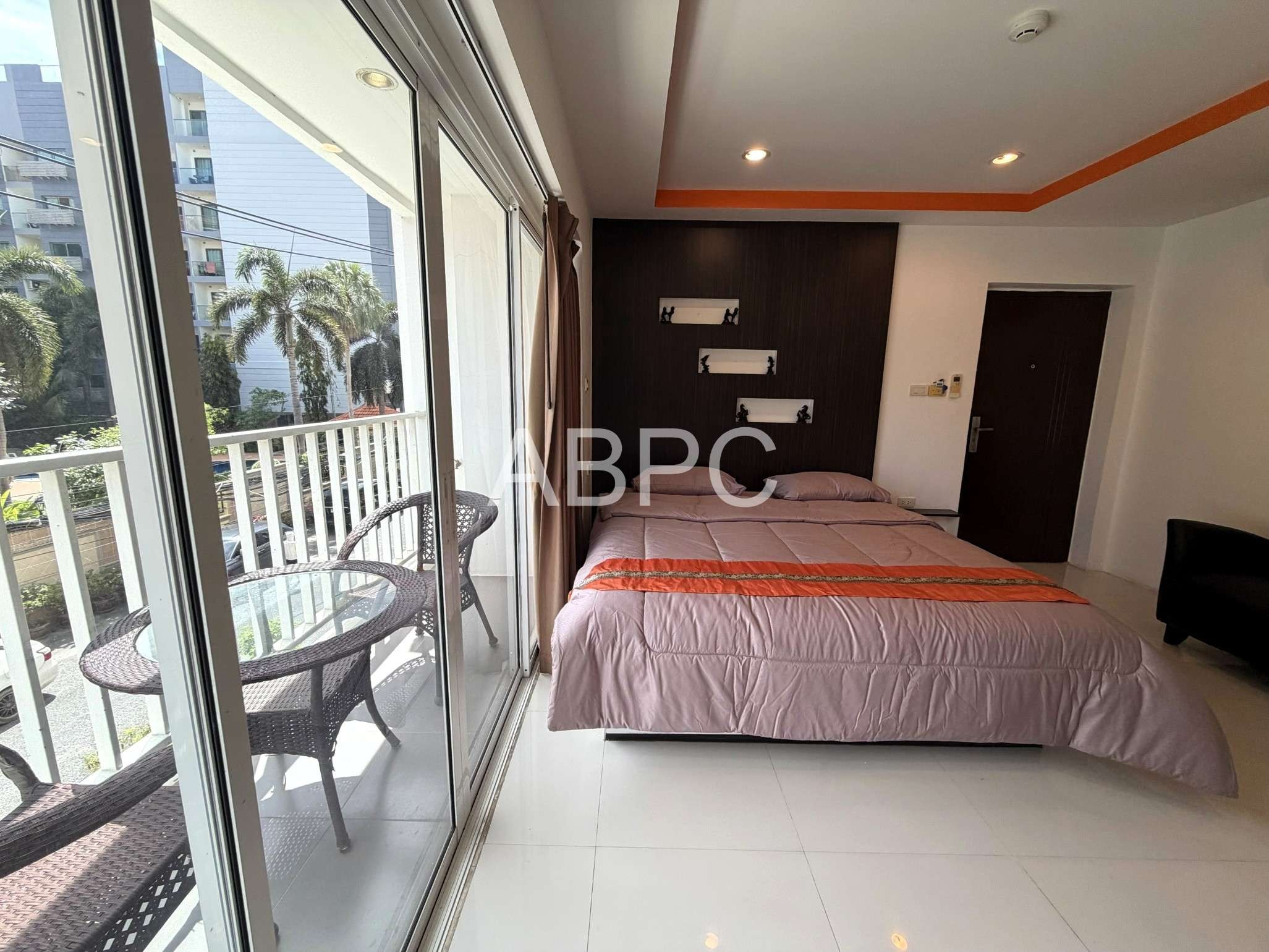 Studio Condo For Sale and Rent In Prahtamnak