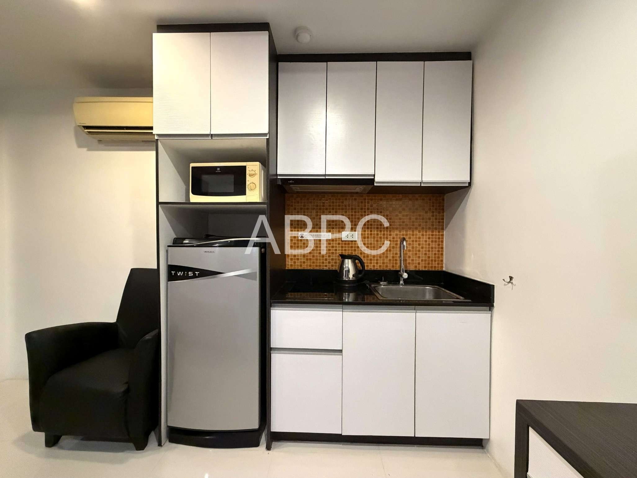 Studio Condo For Sale and Rent In Prahtamnak photo 2