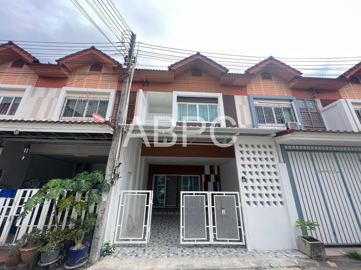 Townhouse 2 Stores 2 Bedrooms 3 Bathrooms in East Pattaya photo 2