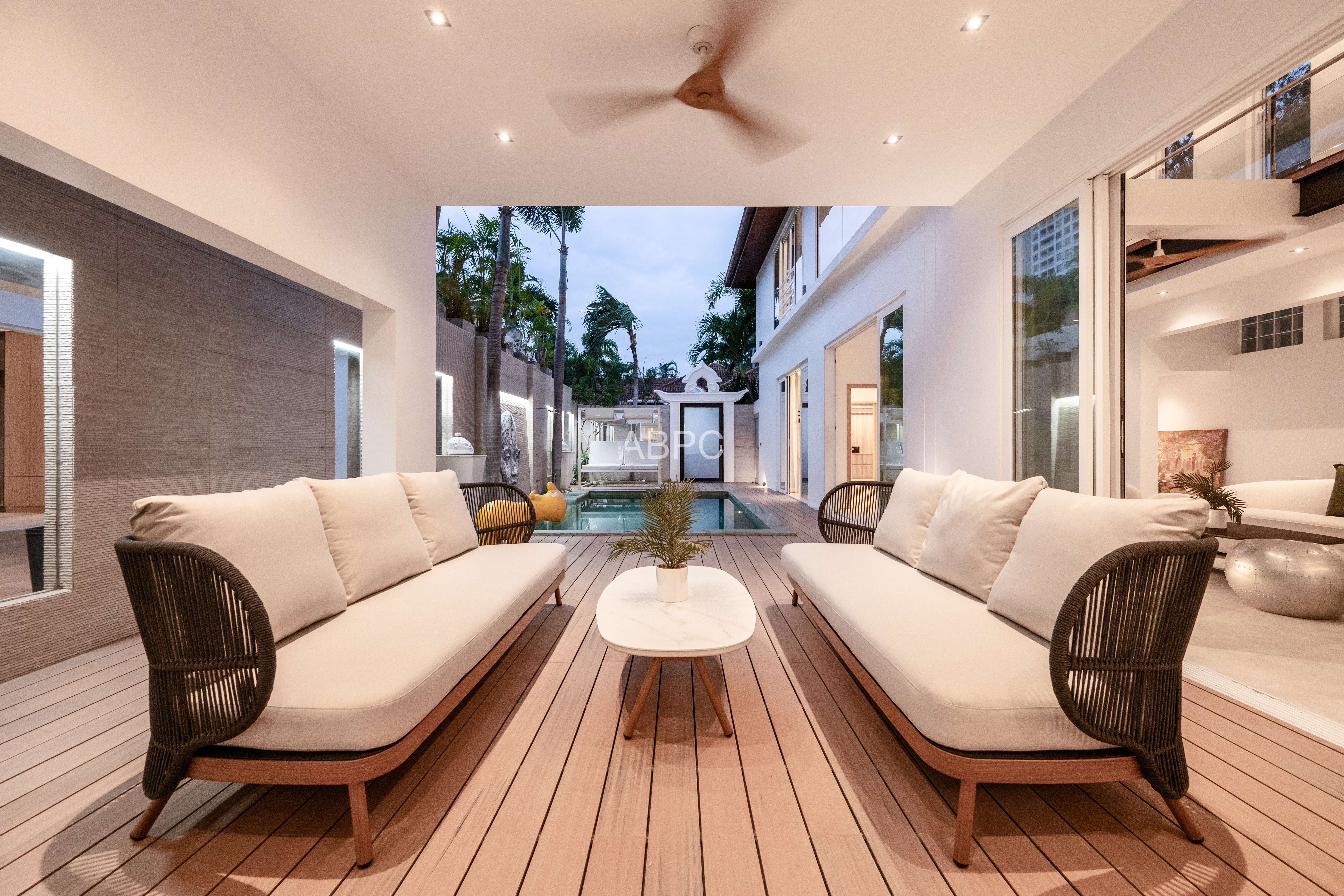 Luxurious Newly Renovated 3 Bedroom 4 Bathroom Pool Villa in Exclusive Village for Sale photo 15