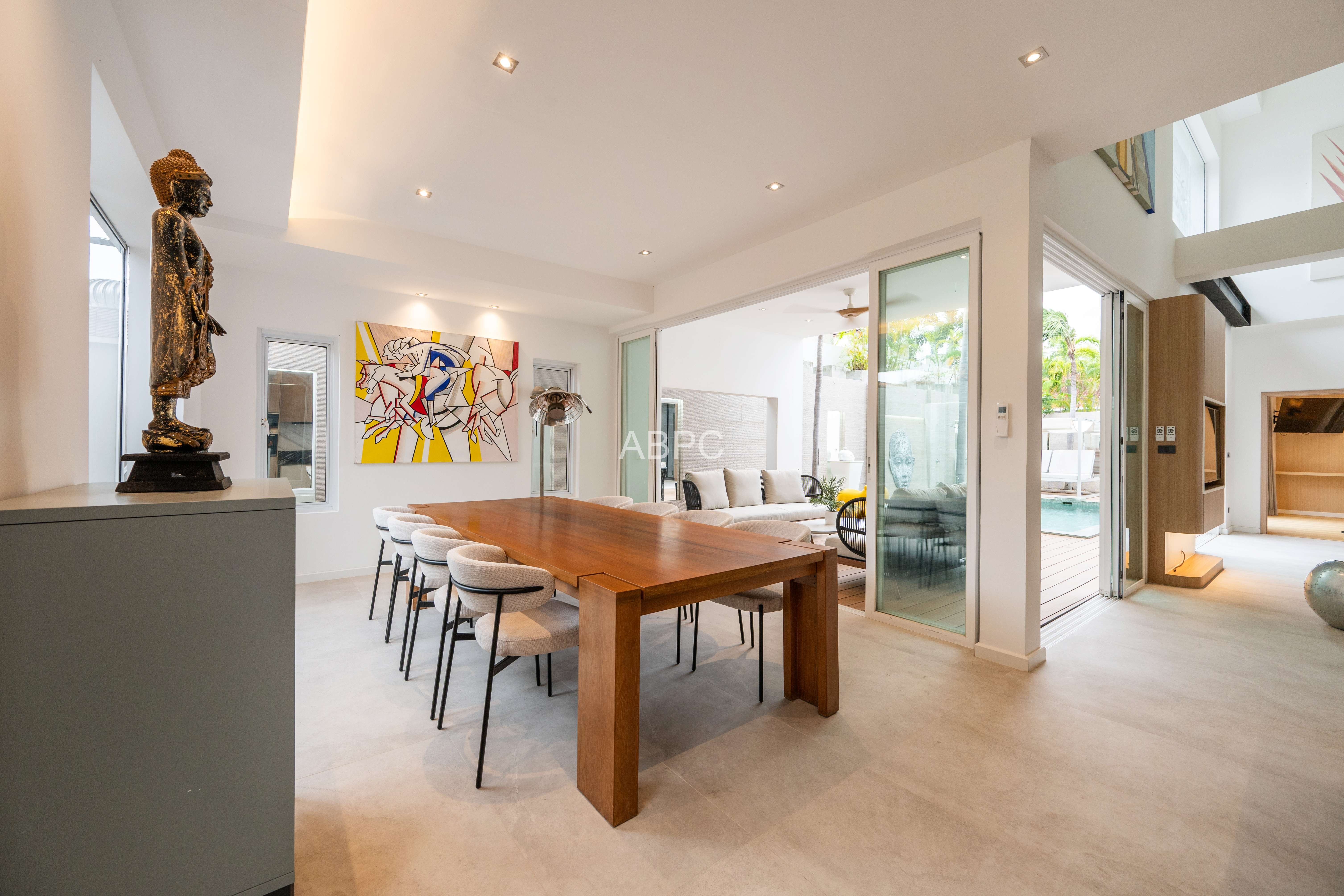 Luxurious Newly Renovated 3 Bedroom 4 Bathroom Pool Villa in Exclusive Village for Sale photo 12