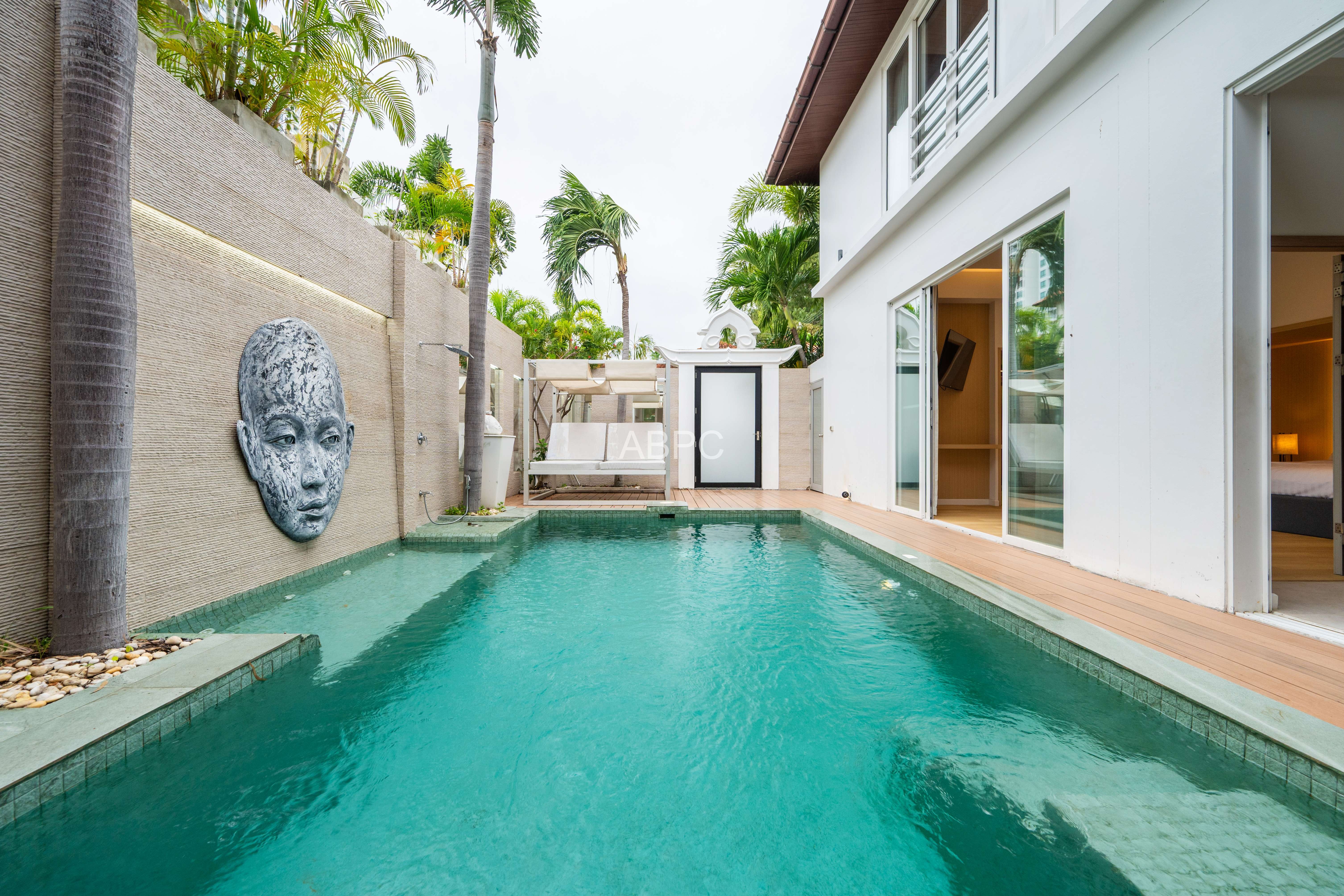 Luxurious Newly Renovated 3 Bedroom 4 Bathroom Pool Villa in Exclusive Village for Sale photo 13