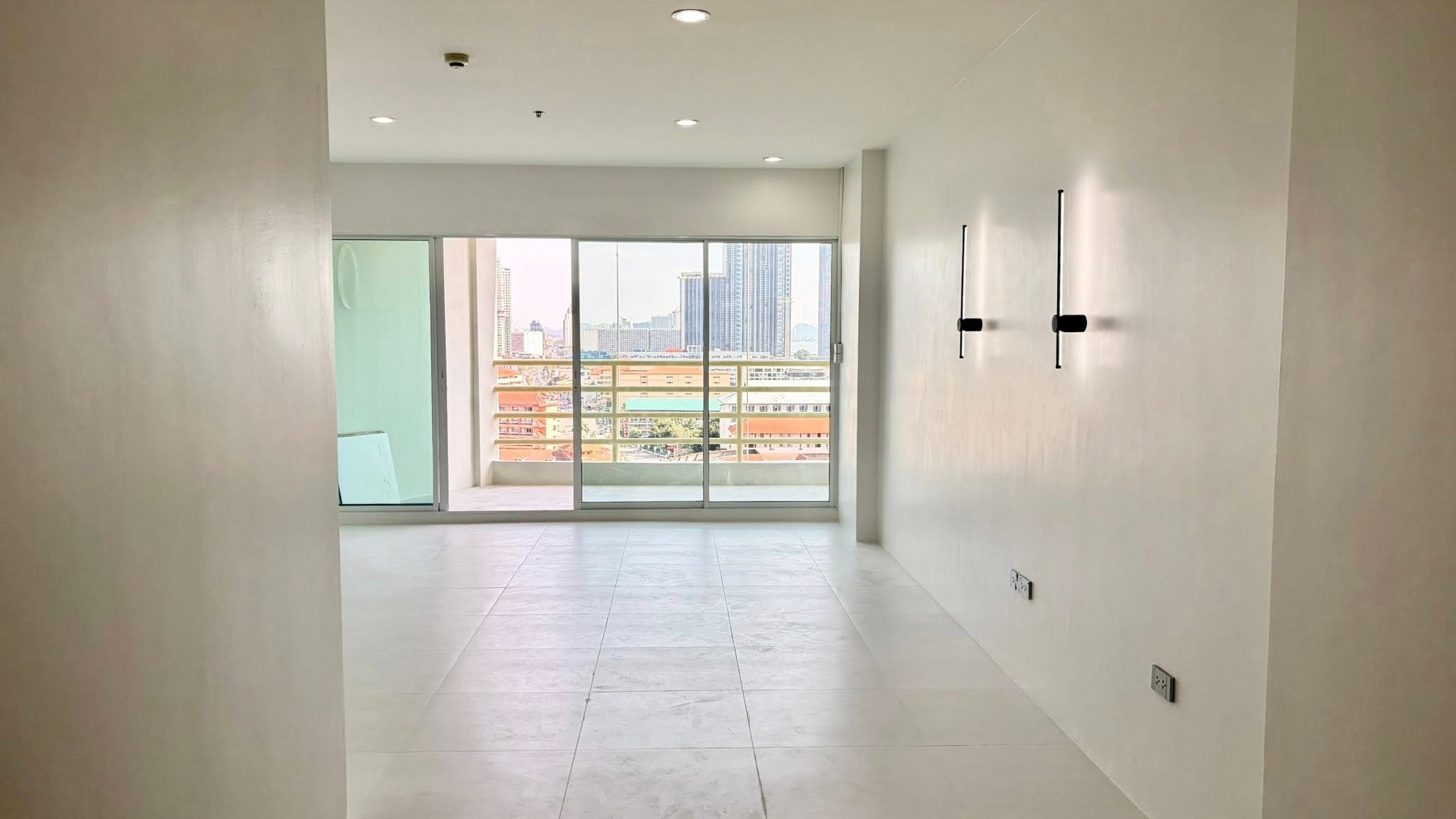 Newly Renovated Condo For Sale In Jomtien photo 23