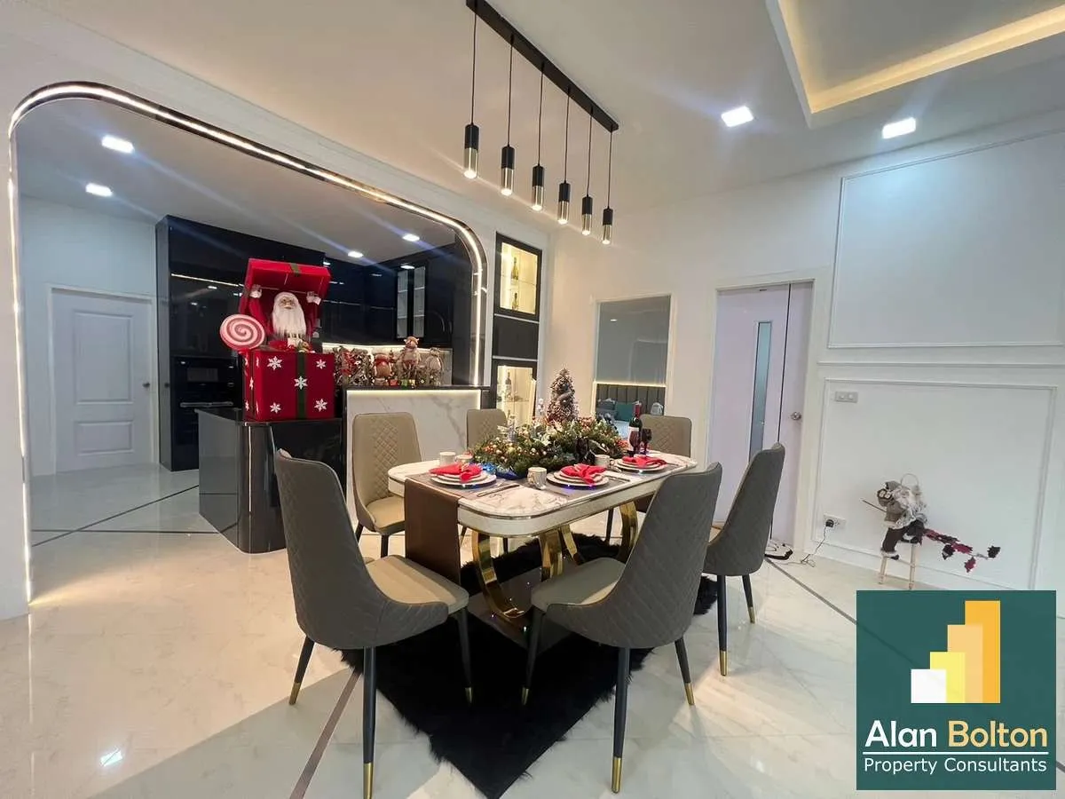 Family House for rent 4 Bedrooms 5 Bathrooms in East Pattaya photo 13