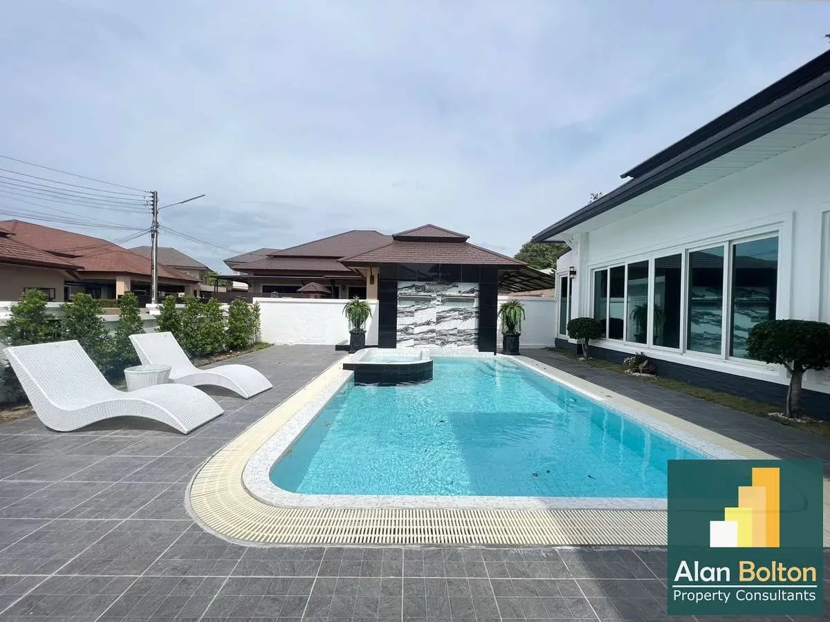 Family House for rent 4 Bedrooms 5 Bathrooms in East Pattaya photo 3