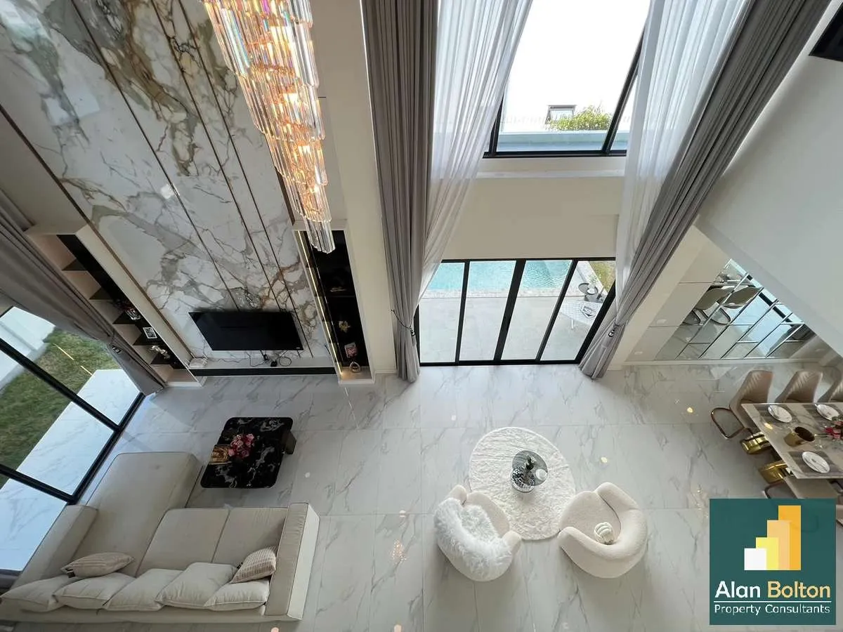 Modern Villa 5 Bedrooms 6 Bathrooms in East Pattaya photo 13
