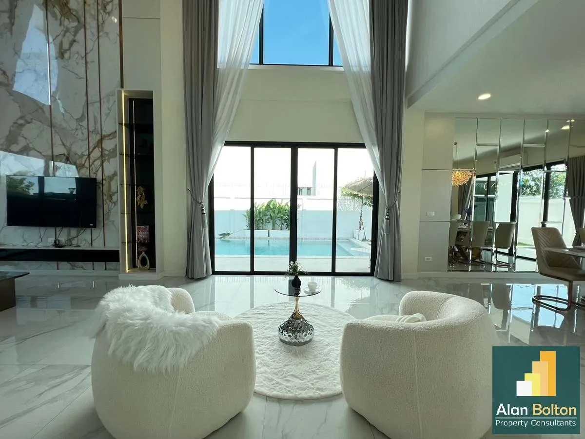 Modern Villa 5 Bedrooms 6 Bathrooms in East Pattaya photo 21