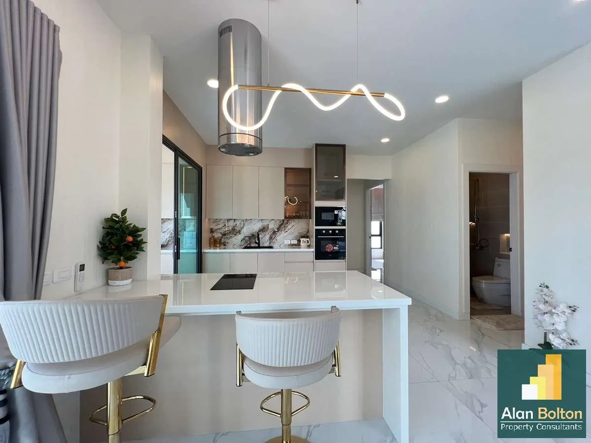 Modern Villa 5 Bedrooms 6 Bathrooms in East Pattaya photo 9