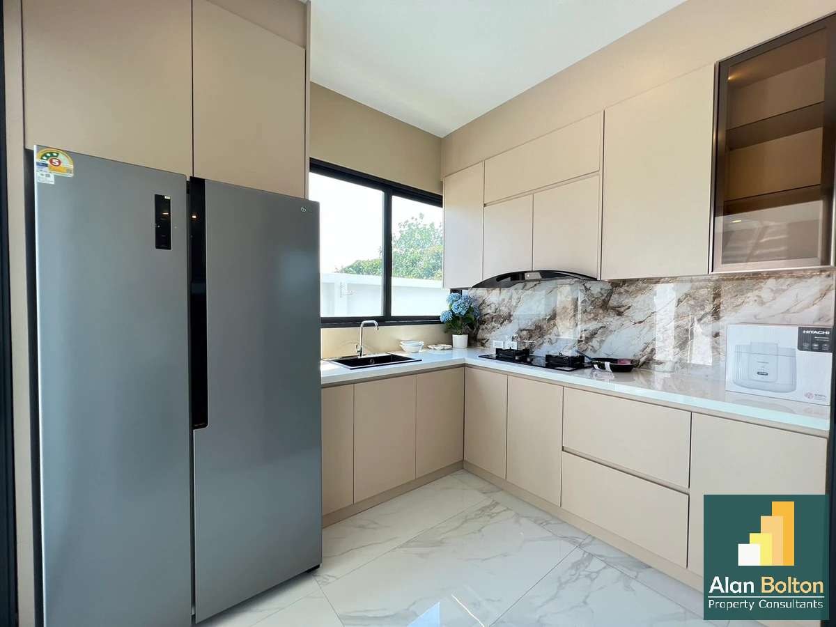 Modern Villa 5 Bedrooms 6 Bathrooms in East Pattaya photo 6