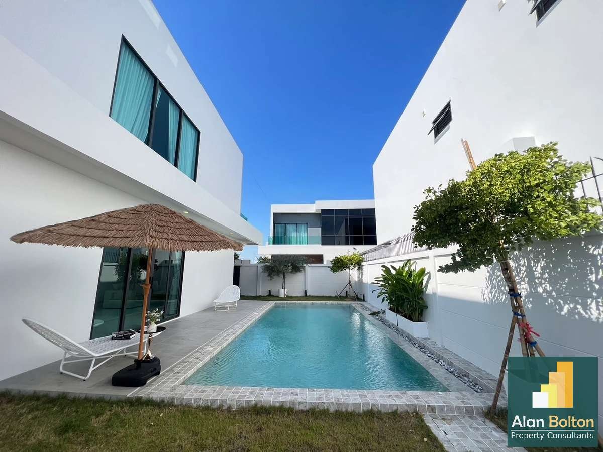 Modern Villa 5 Bedrooms 6 Bathrooms in East Pattaya photo 20