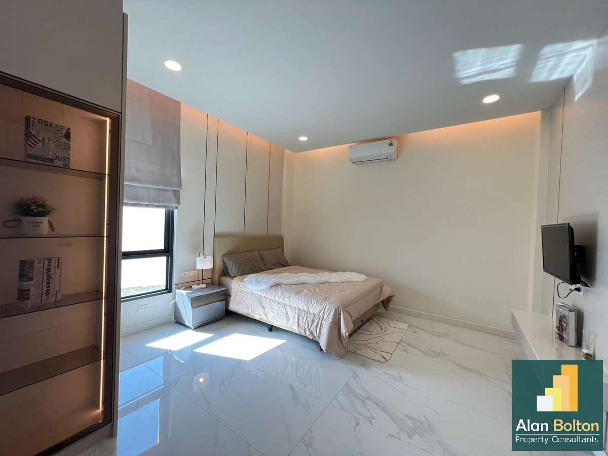 Modern Villa 5 Bedrooms 6 Bathrooms in East Pattaya photo 15