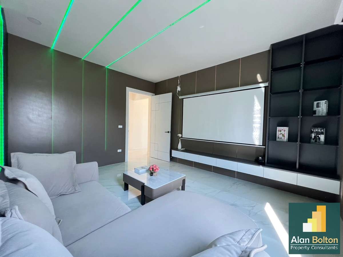 Modern Villa 5 Bedrooms 6 Bathrooms in East Pattaya photo 16