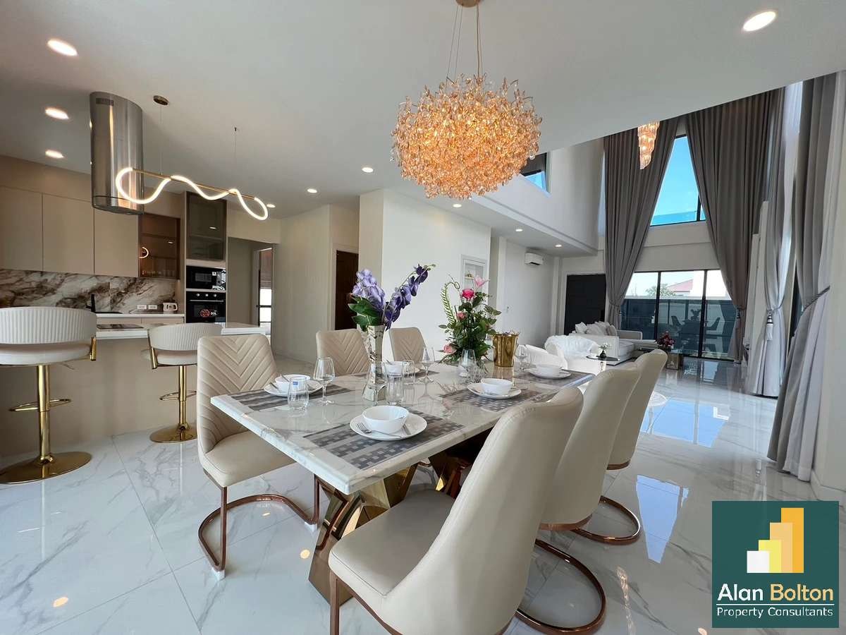 Modern Villa 5 Bedrooms 6 Bathrooms in East Pattaya photo 7