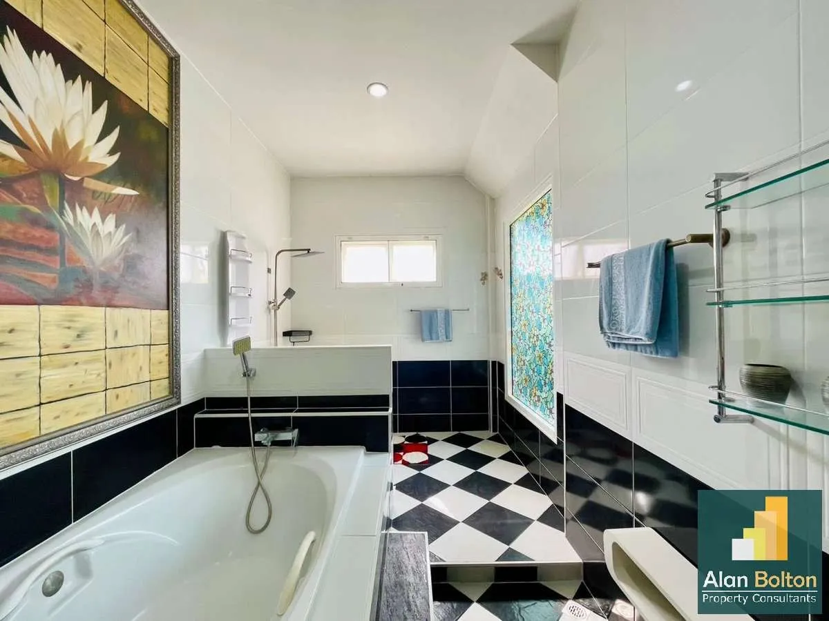 Stylishly Furnished 3 Bedroom 2 Bathroom Pool Villa In Secure Gated Community in Huay Yai photo 14