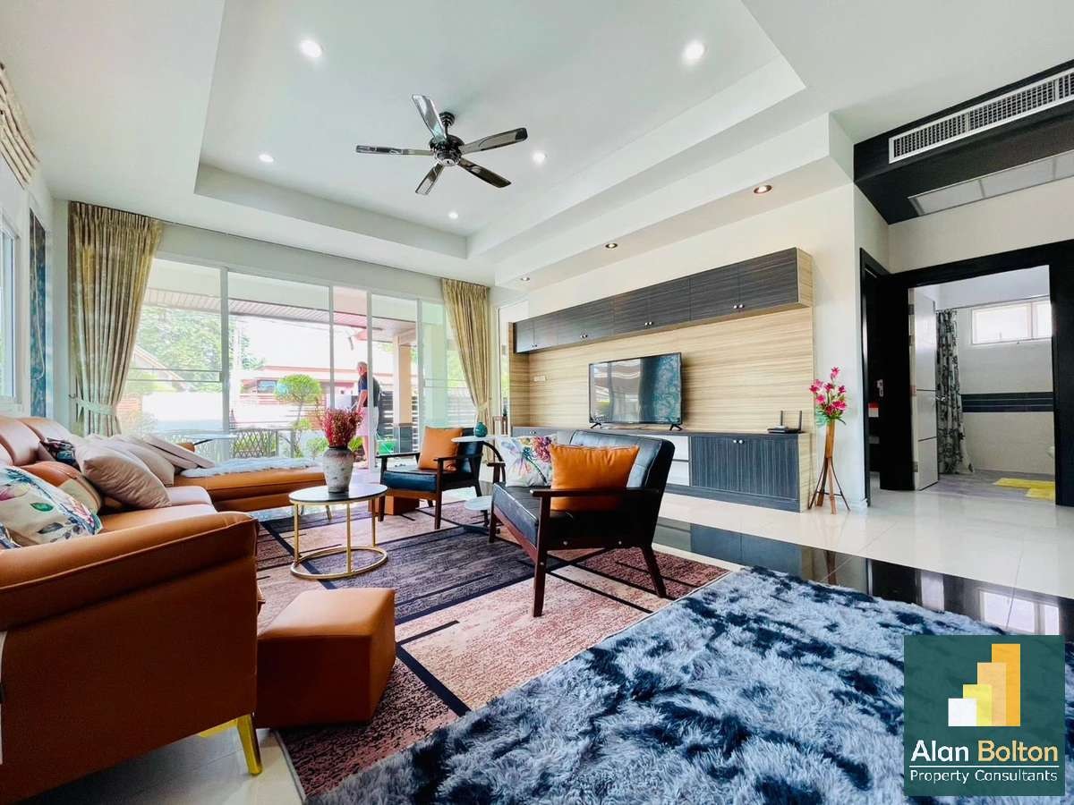 Stylishly Furnished 3 Bedroom 2 Bathroom Pool Villa In Secure Gated Community in Huay Yai photo 7