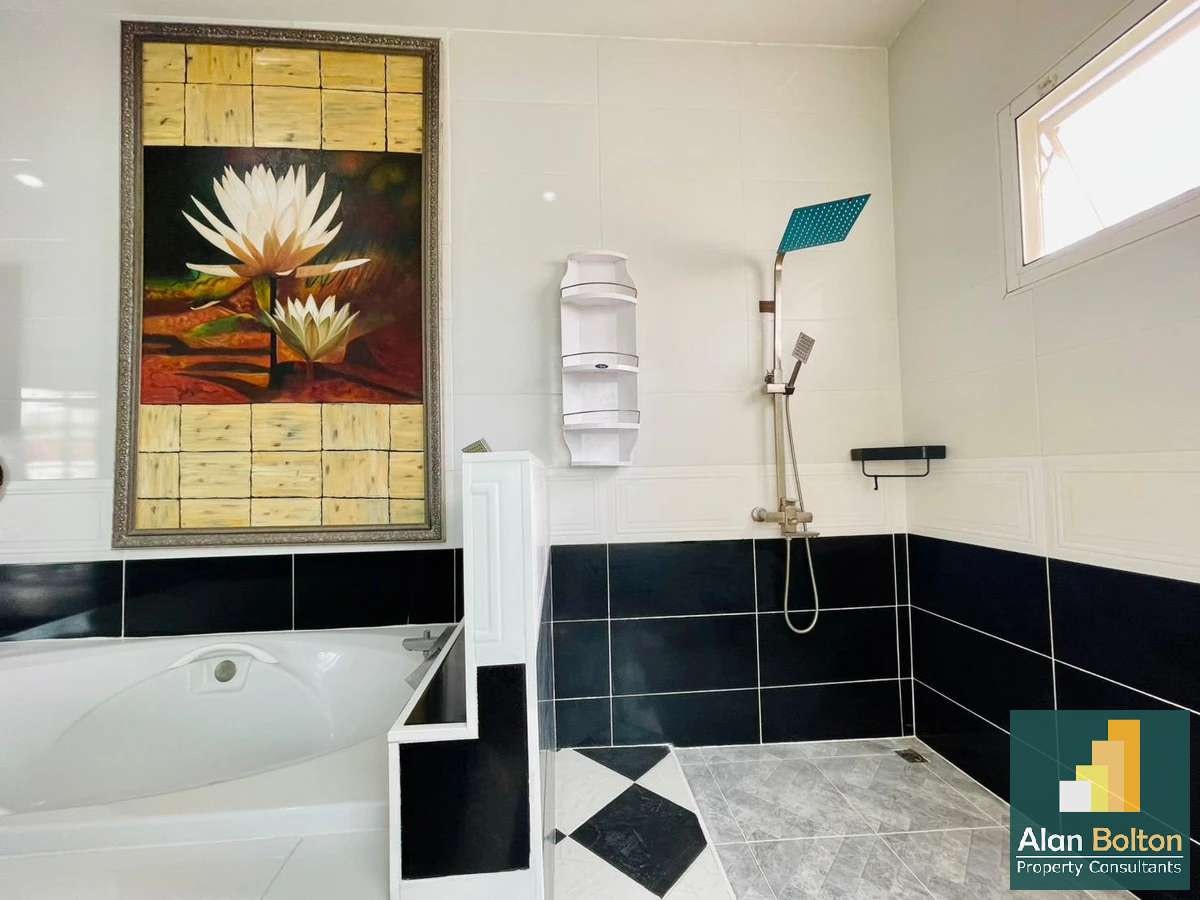 Stylishly Furnished 3 Bedroom 2 Bathroom Pool Villa In Secure Gated Community in Huay Yai photo 19