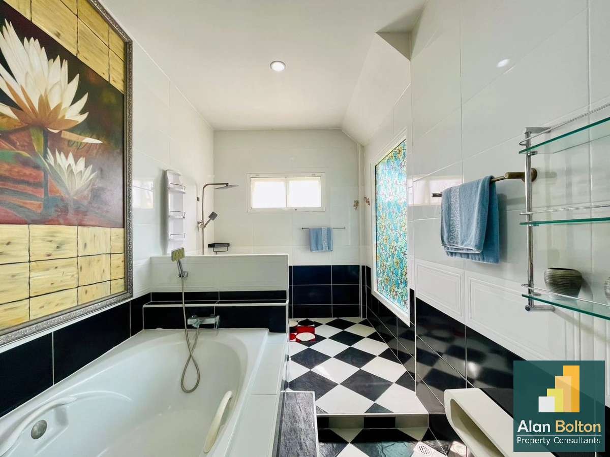 Stylishly Furnished 3 Bedroom 2 Bathroom Pool Villa In Secure Gated Community in Huay Yai photo 14