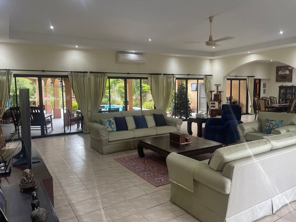 Spacious Private Pool Villa 4 bedrooms 4 bathroom in Huay Yai for Sale photo 7