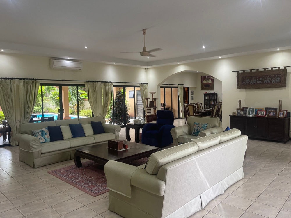 Spacious Private Pool Villa 4 bedrooms 4 bathroom in Huay Yai for Sale photo 6