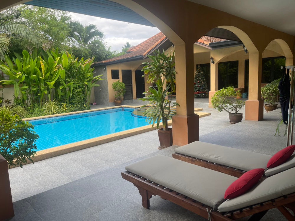 Spacious Private Pool Villa 4 bedrooms 4 bathroom in Huay Yai for Sale photo 3