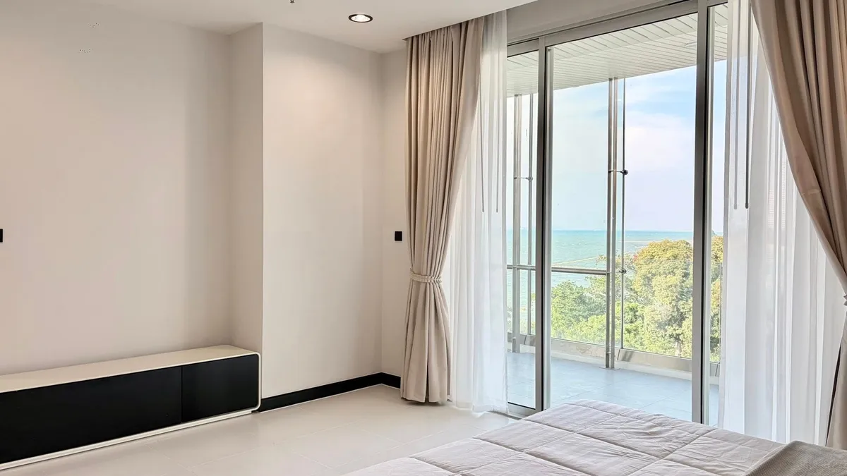 Beachfront 2 Bedroom Condo For sale IN Wongamat photo 12