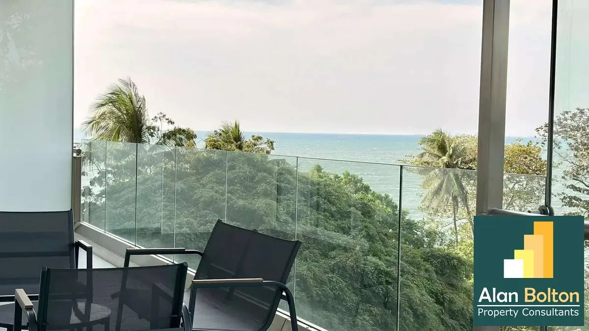 Beachfront 2 Bedroom Condo For sale IN Wongamat photo 4