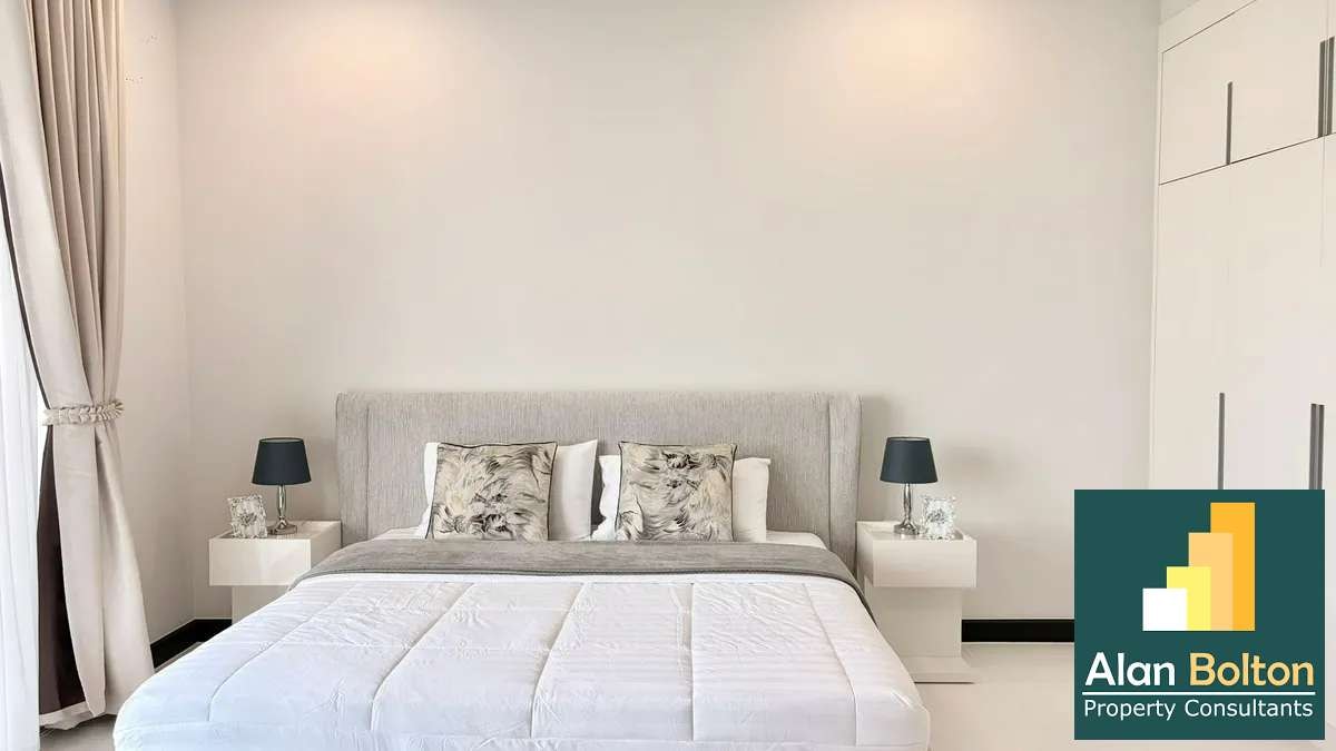 Beachfront 2 Bedroom Condo For sale IN Wongamat photo 3