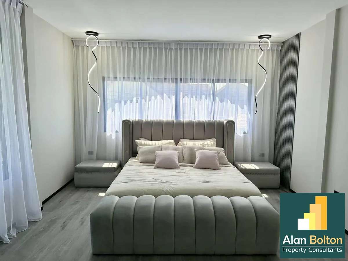 5 Bedroom 4 Bathroom Pool Villa in East Pattaya Village photo 5
