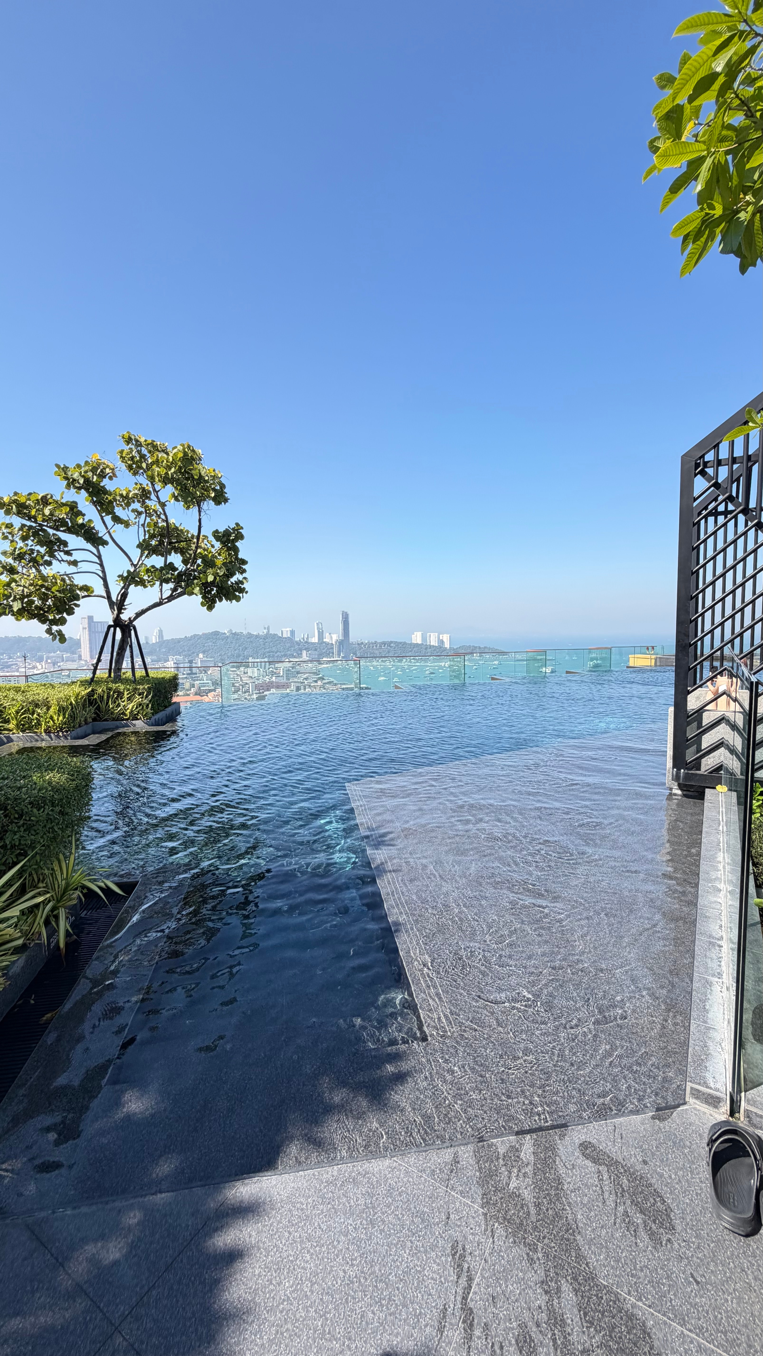 Modern Ocean View Studio Condo In Central Pattaya photo 19