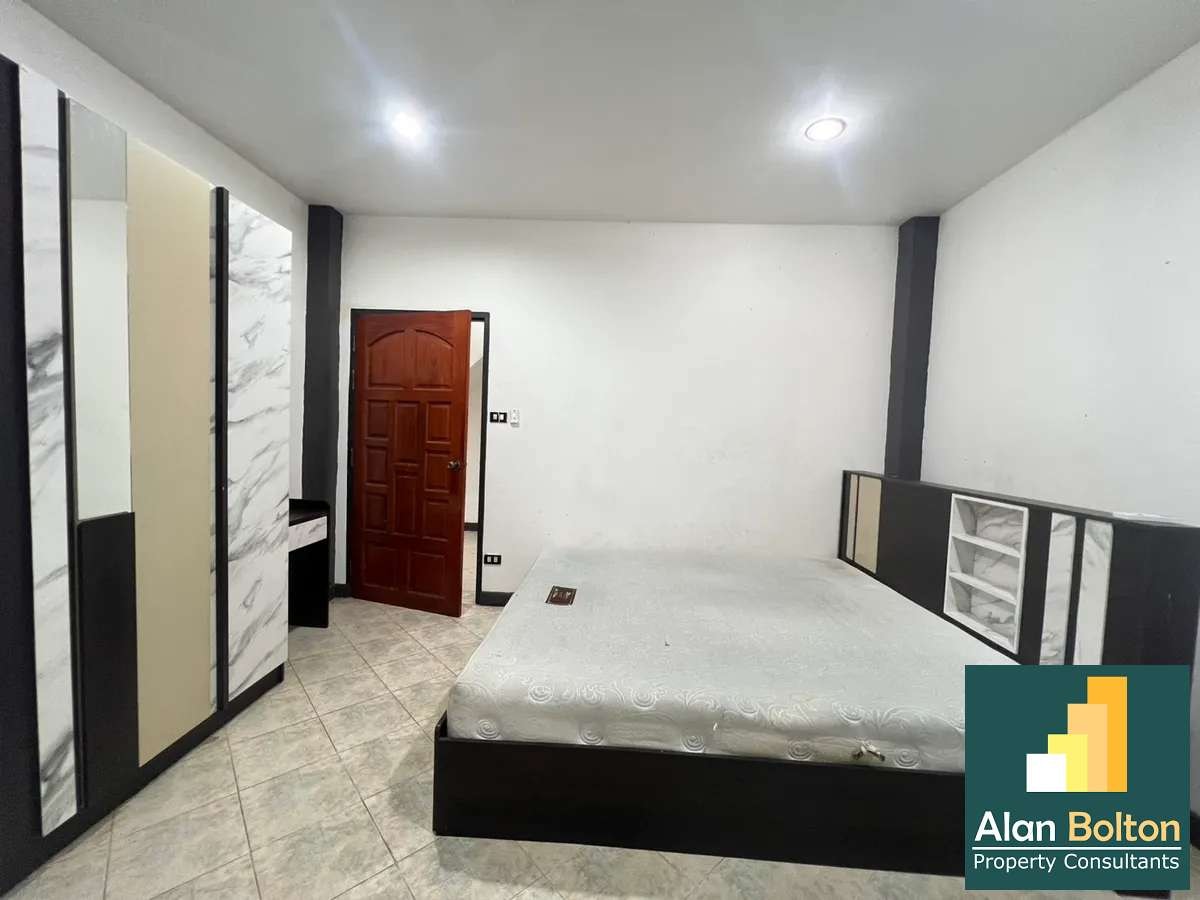 Private 3 Bedrooms 2 Bathrooms in Central Pattaya photo 6