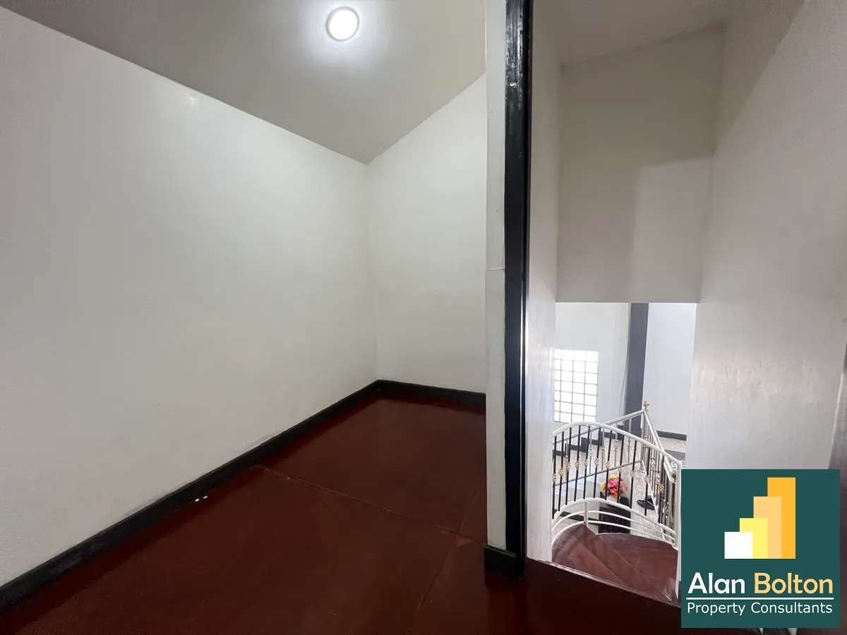 Private 3 Bedrooms 2 Bathrooms in Central Pattaya photo 3