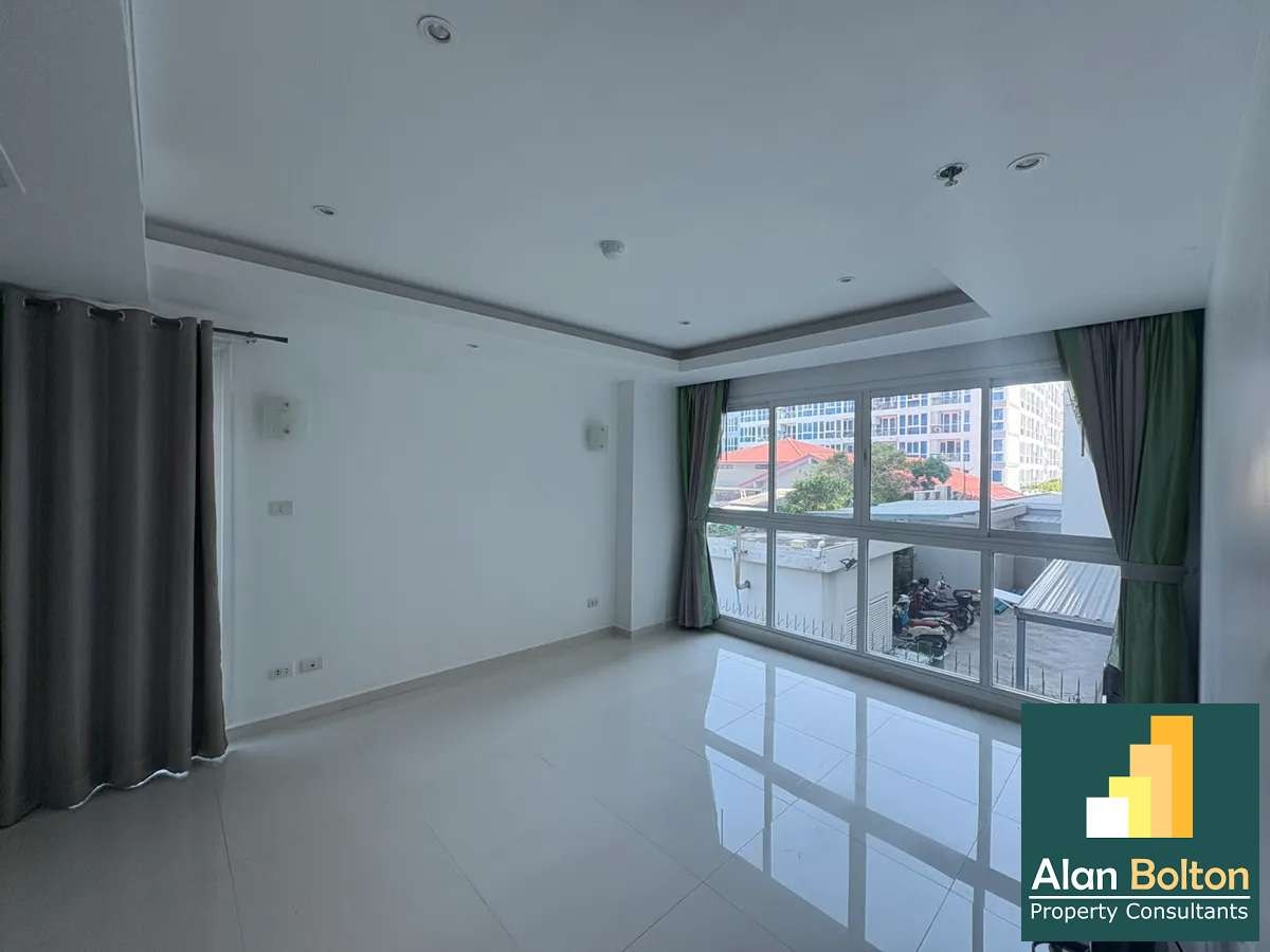 Great Value Central Pattaya Studio In Popular Soi 15 Condo photo 12