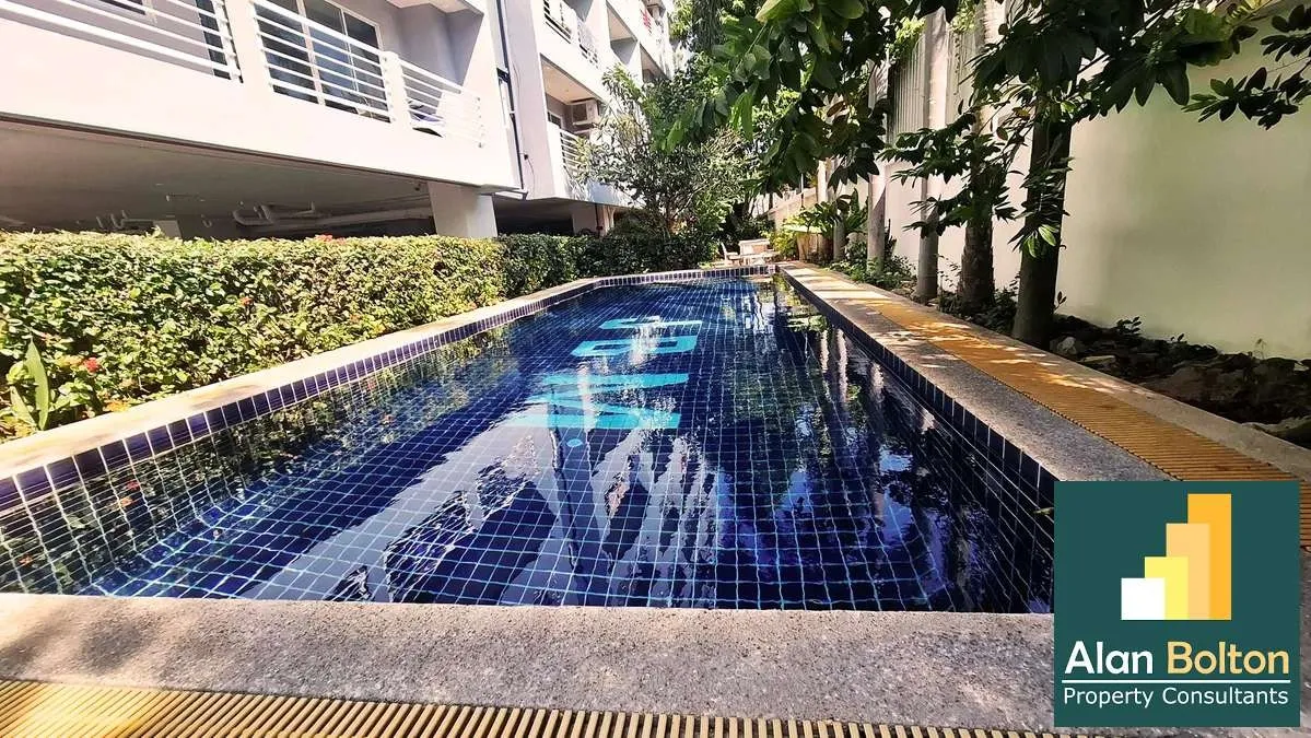 Renovated 1 Bedroom with view & large balcony-Beach & Mountain Condo photo 5
