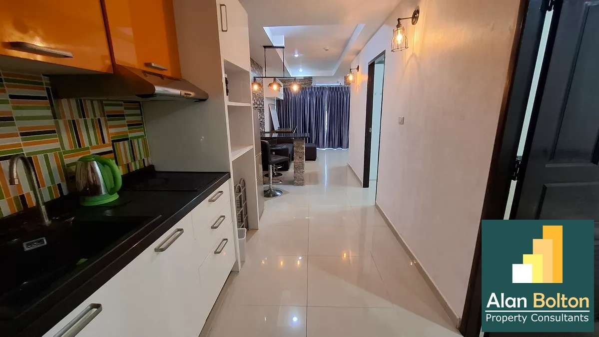 Renovated 1 Bedroom with view & large balcony-Beach & Mountain Condo photo 11