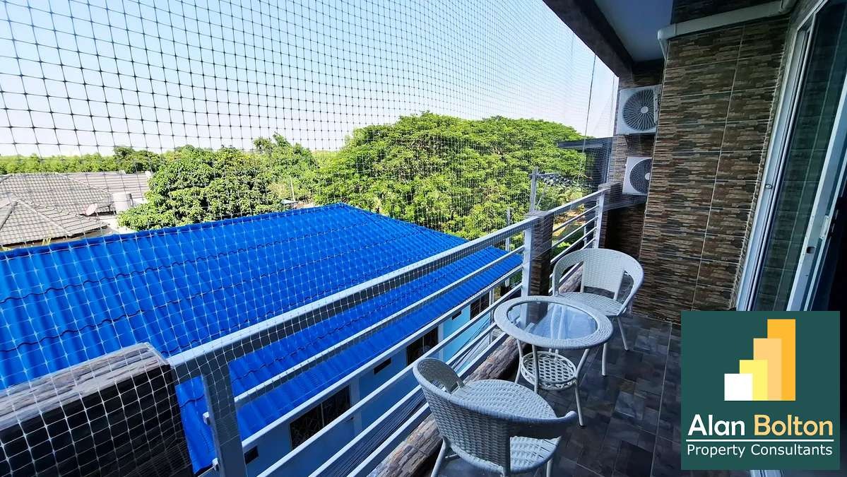Renovated 1 Bedroom with view & large balcony-Beach & Mountain Condo photo 19