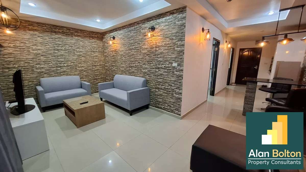 Renovated 1 Bedroom with view & large balcony-Beach & Mountain Condo photo 2