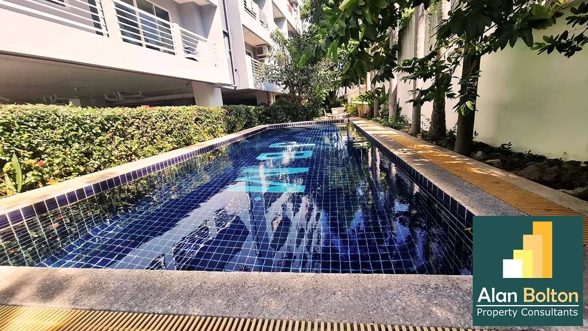 Renovated 1 Bedroom with view & large balcony-Beach & Mountain Condo photo 5