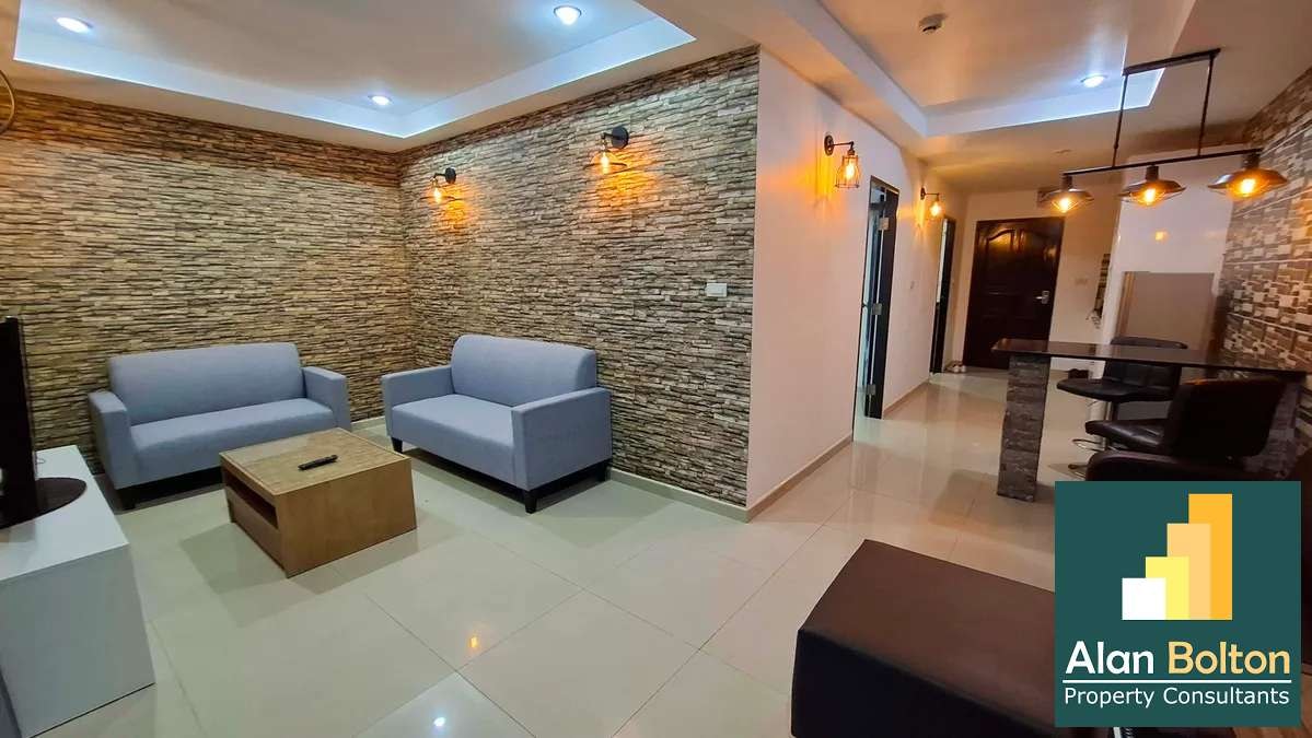 Renovated 1 Bedroom with view & large balcony-Beach & Mountain Condo