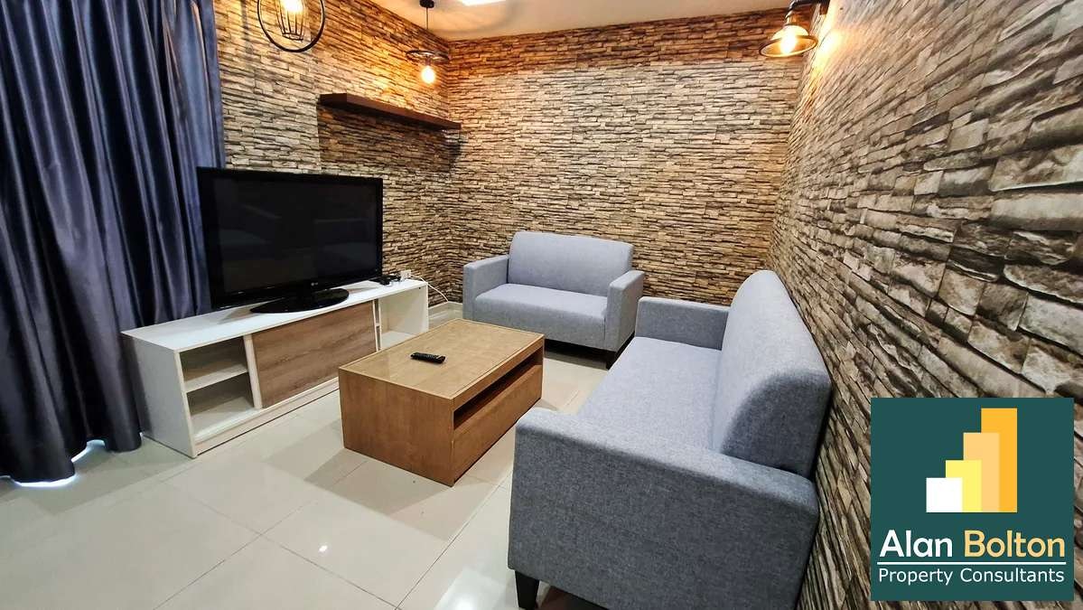 Renovated 1 Bedroom with view & large balcony-Beach & Mountain Condo photo 18