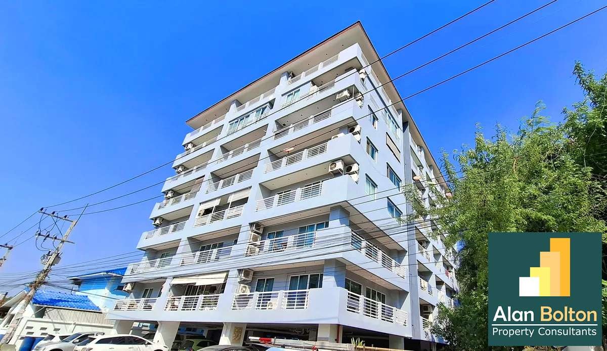 Renovated 1 Bedroom with view & large balcony-Beach & Mountain Condo photo 4