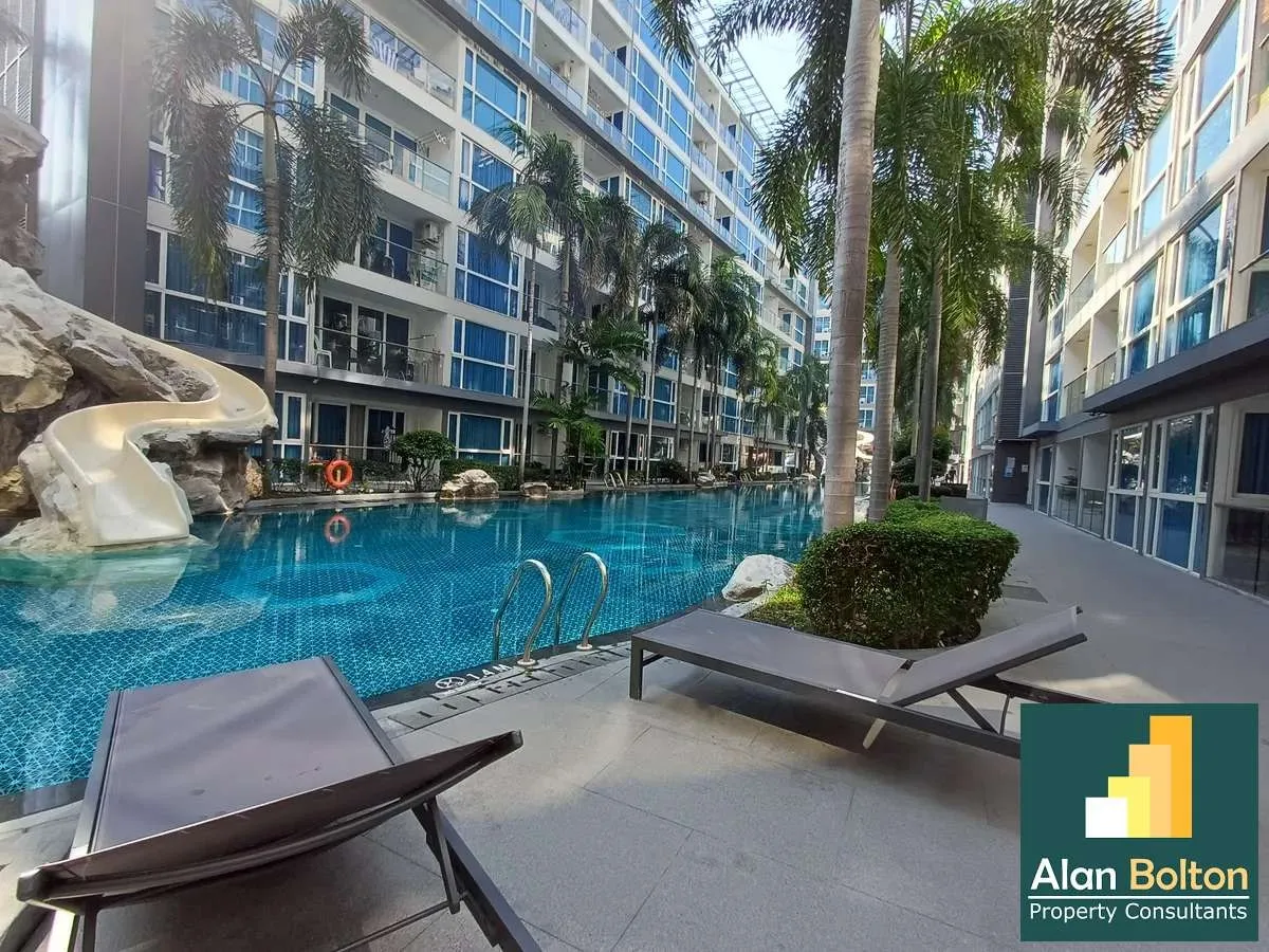 Pool View Studio Condo In Central Pattaya