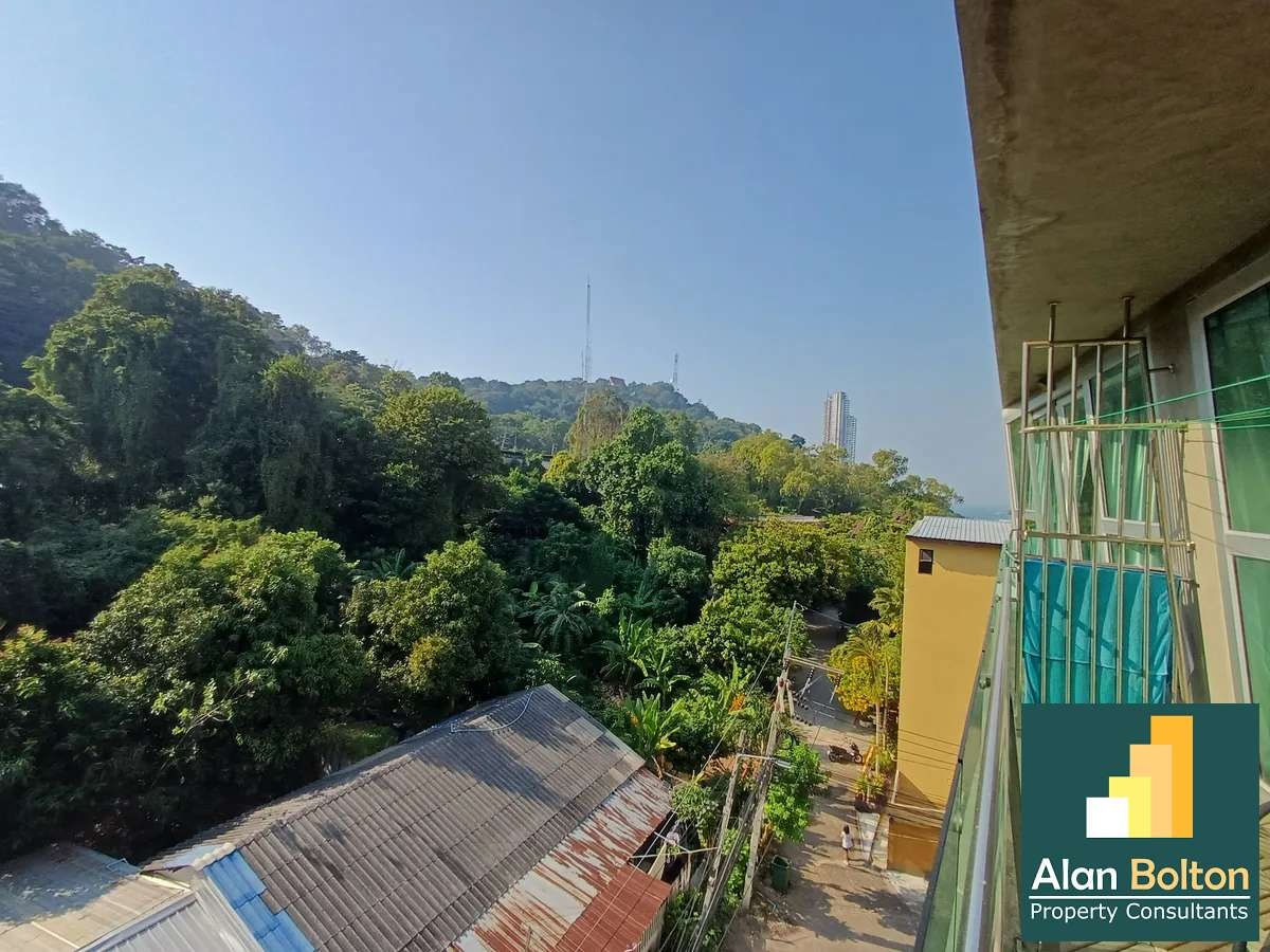 Large Renovated Nature View Studio Condo In Pratumnak photo 9